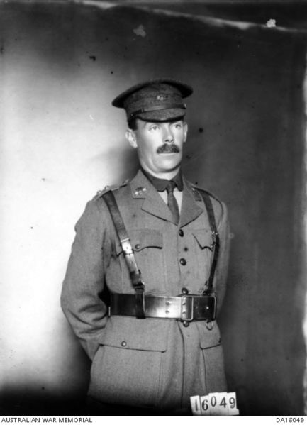 File:DA16049 Lt WD Barlow.jpg